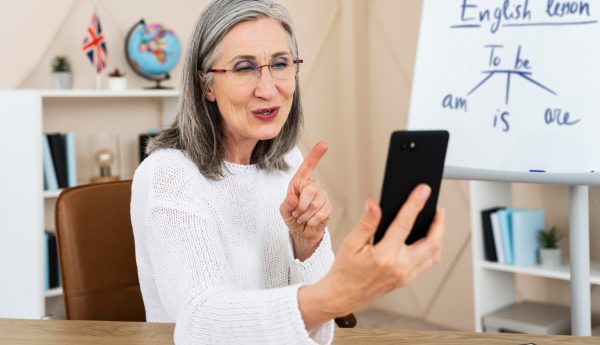 Por qué las apps de inglés no funcionan para adultos que trabajan (y qué sí funciona)